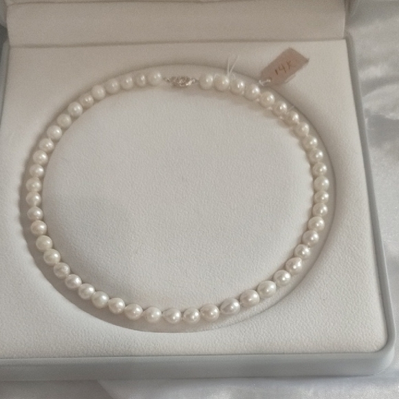 Jewelry - 14K Yellow Gold Clasp Vintage Real Pearl Necklace